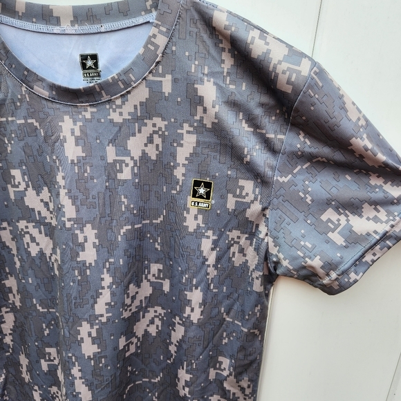 Army Camo Athletic T Shirt - Picture 5 of 6